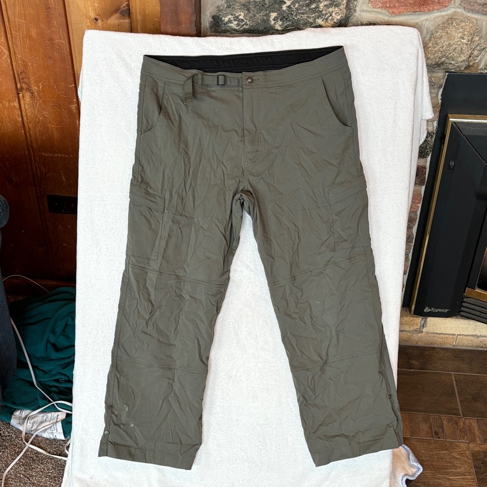 Prana Men's Cargo Pants in Dark Olive
